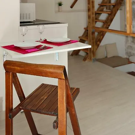 Tomas Art & Tomas Cave Apartment *