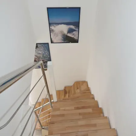 Tomas Art & Tomas Cave سبليت