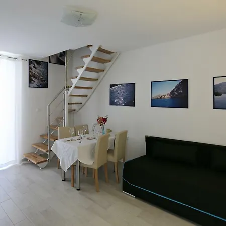Tomas Art & Tomas Cave Apartment *